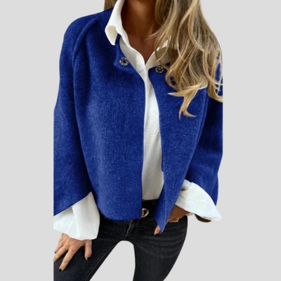 Short and stylish jacket with wide sleeves